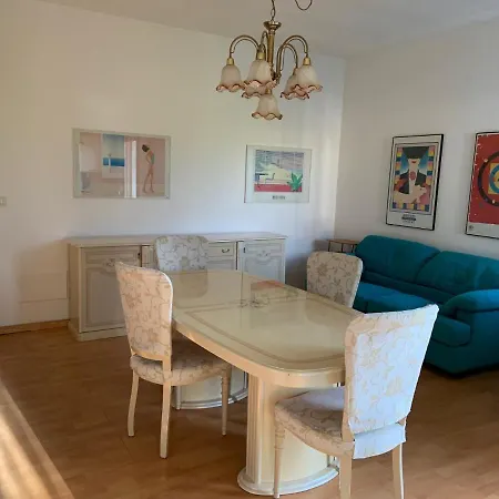 Valeriana Vacanze Apartament *